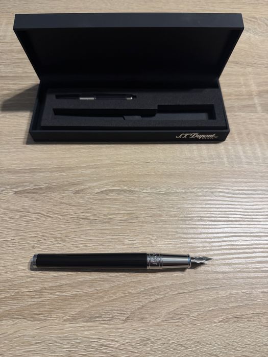 НОВА И ОРИГИНАЛНА S.T. Dupont Писалка Initial Fountain Pen - Black and Silver