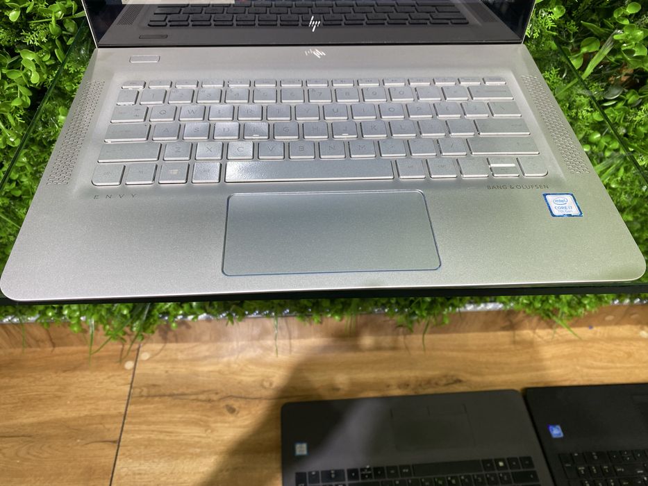 Hp envy core i7 ekrani sensorli