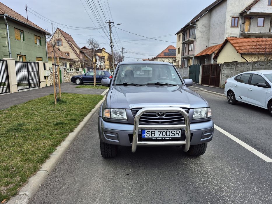 Mazda B2500 Toplanders