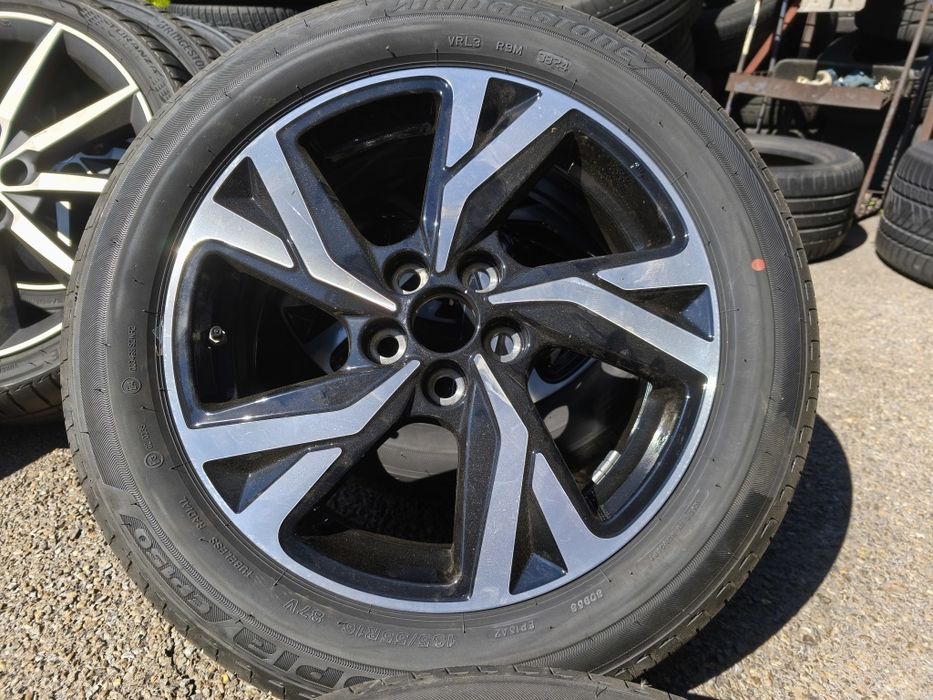 16" оригинални алуминиеви джанти за Toyota Yaris.