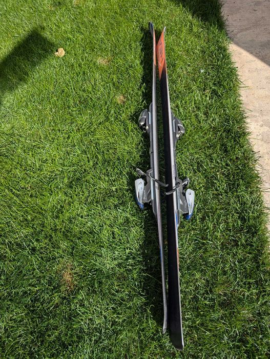 Vand schi/ski HEAD 163cm la pret de inchiriere 2-3 zile in Poiana :)