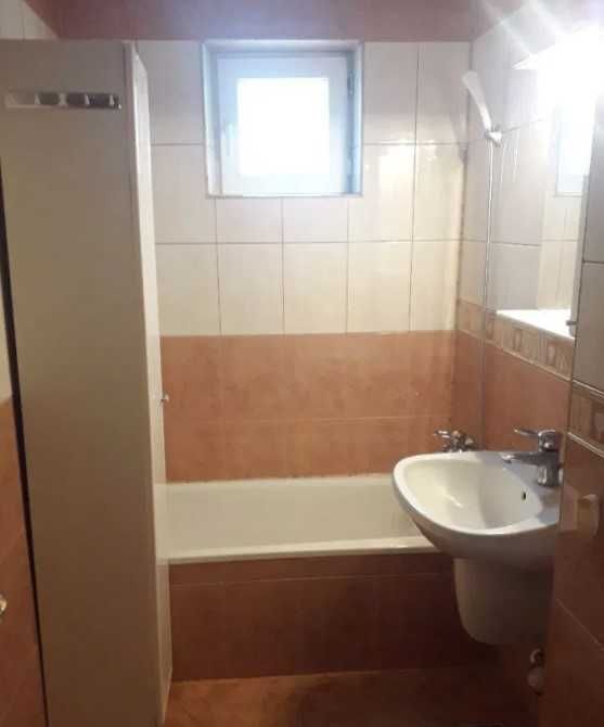 Дава се под наем Тристаен апартамент в Пловдив, Център - 90 кв.м за 331.5 € - Снимка #2