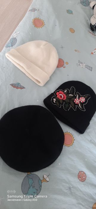 Дамски шапкаи zara ,levi 's, stradivarius