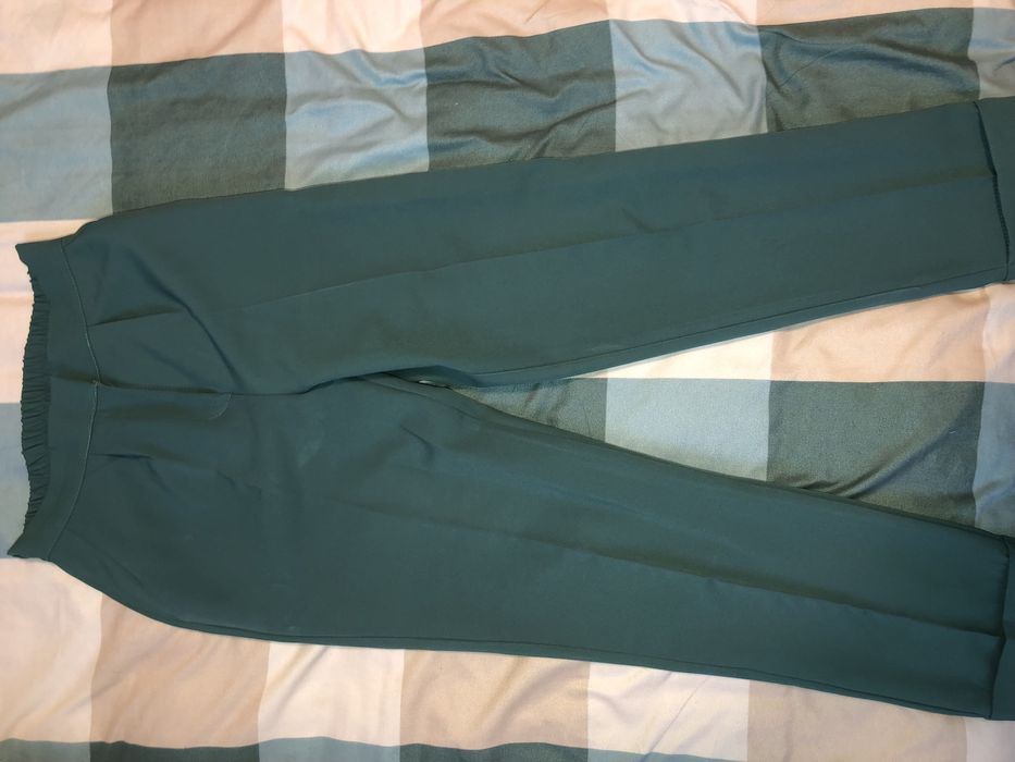 Тройка кастюм шим тез ва арзон сотилади.