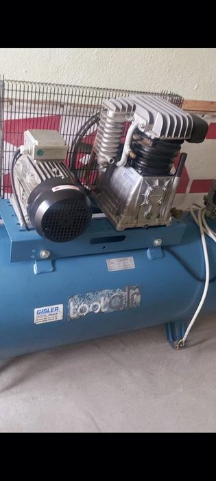 Продавам 2бр компресори