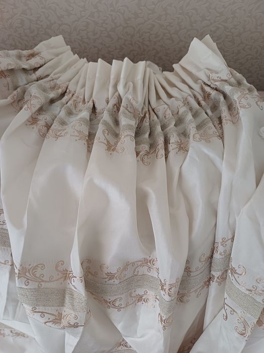 Продам недорого красивые шторы