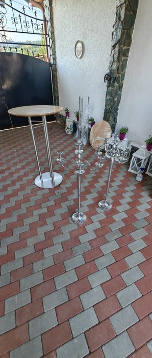 Vând /închiriez mobilier elegant pentru evenimente – mese de bar & sfeșnice cromate