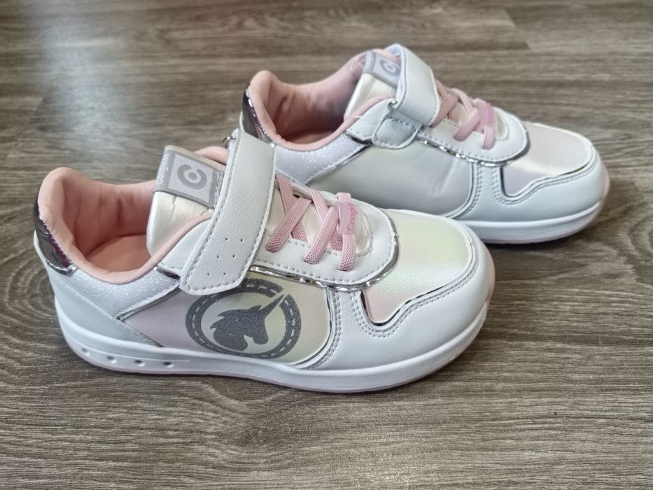 Нови детски боси светещи маратонки