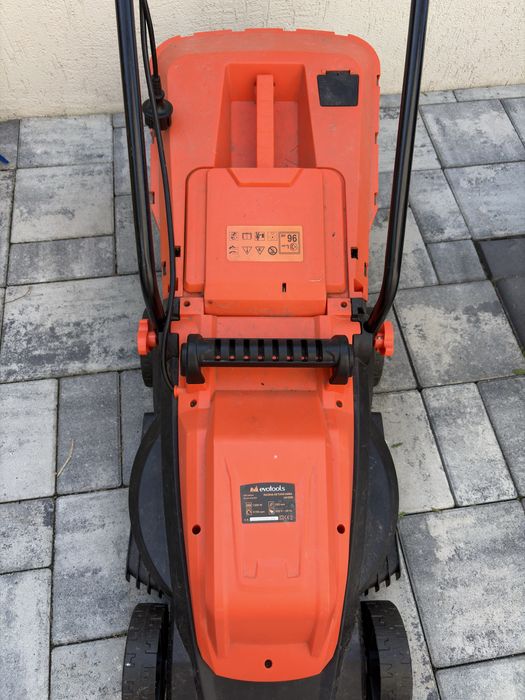 Vand masina de tuns iarbă electrică