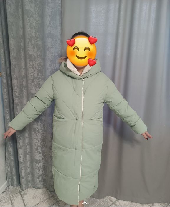 Продам женскую двусторонную куртку Пуховики и зимние куртки