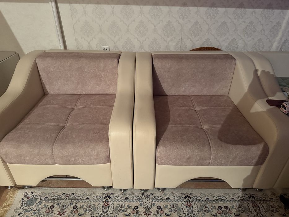 Продам Диван с креслом