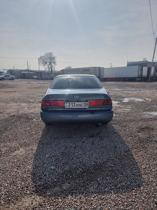Тойота камри 25 2000год