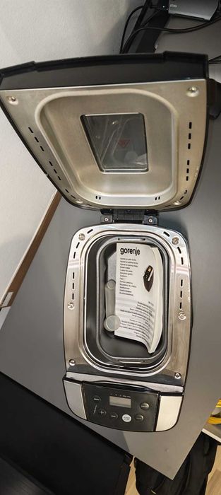 Masina de paine Gorenje BM1210BK 1.2 kg, 12 programe, 800W, afisaj LCD