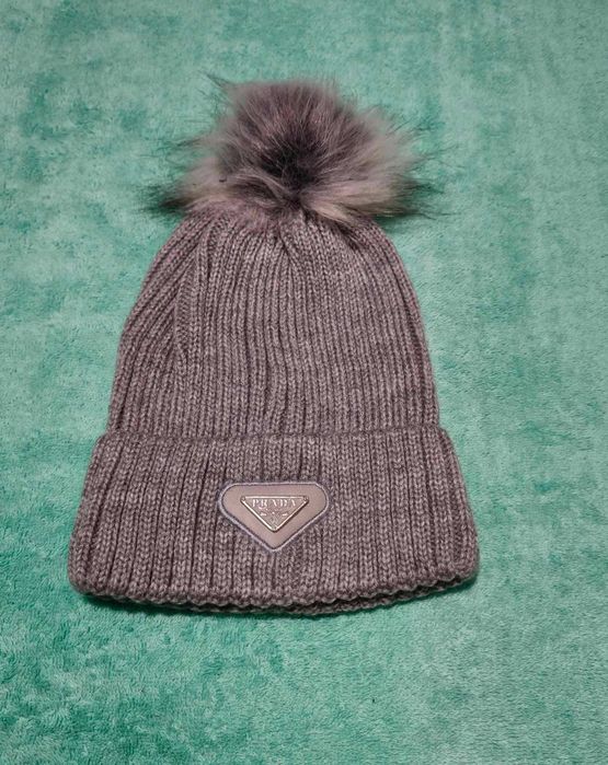 Шапки различни цветове