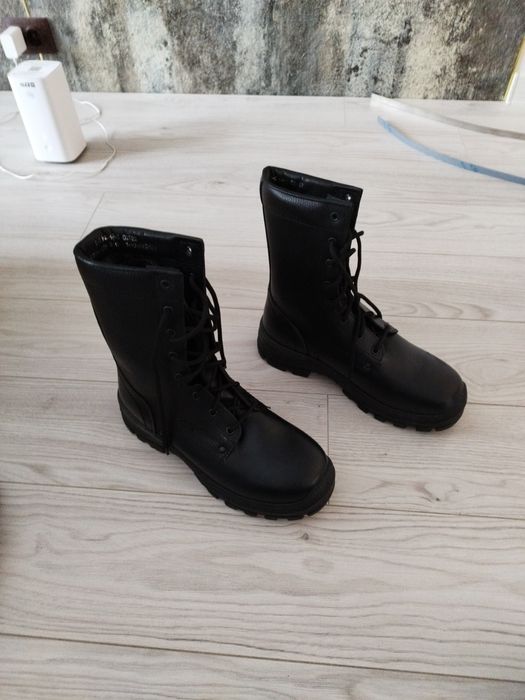 Продам новые берцы.