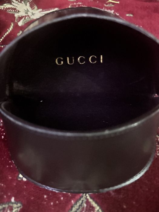 Ochelari Gucci noi!