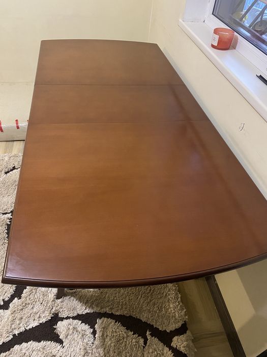 Обеденный стол