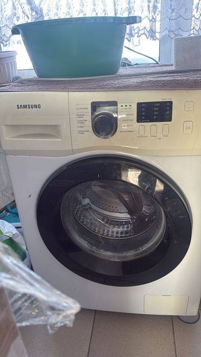 Продам стиральную машину