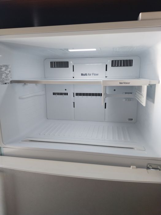 Продам Холодильник LG