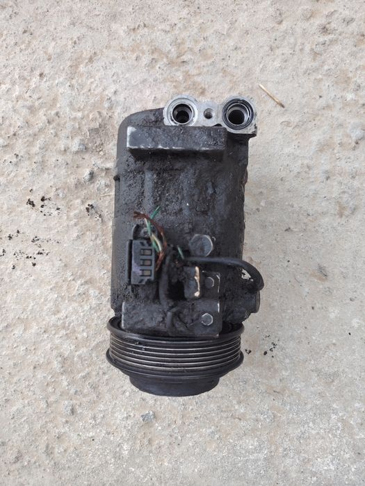 Продам компрессор кондиционера на Мерседес 111 мотор