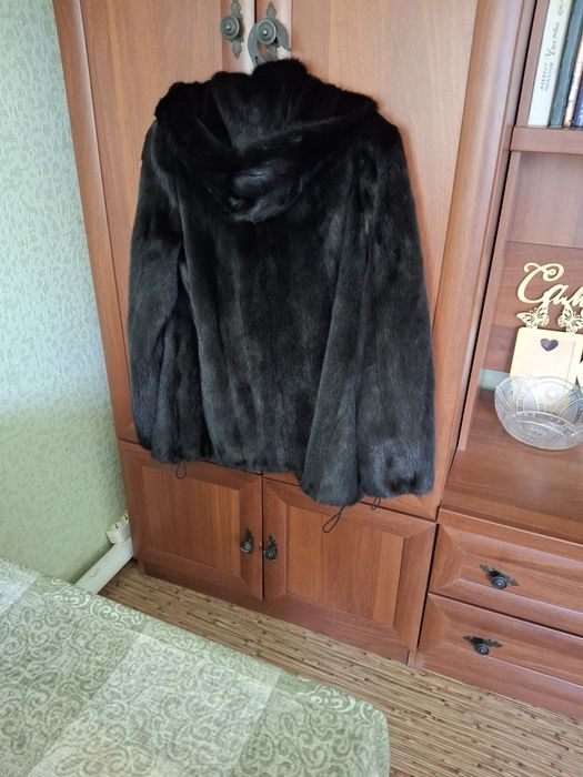 Продам норковую шубу автоледи