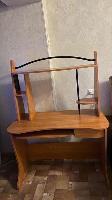 Стол компьютерный