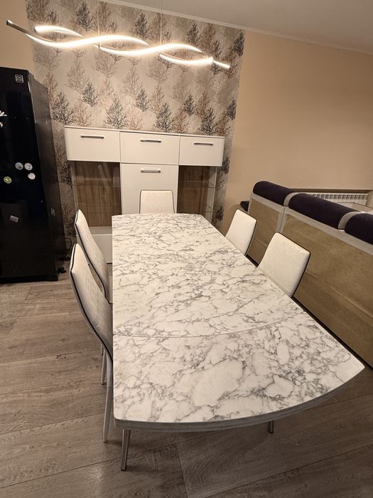 Трапезна маса с 6 стола