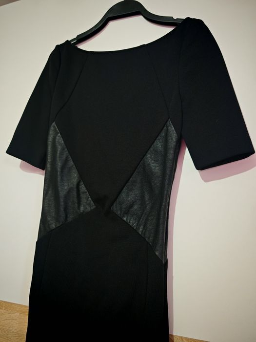 Черна рокля GUESS Marciano