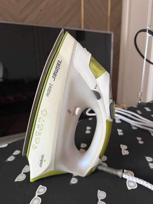 Продаю срочно утюг Zelmer оригин.