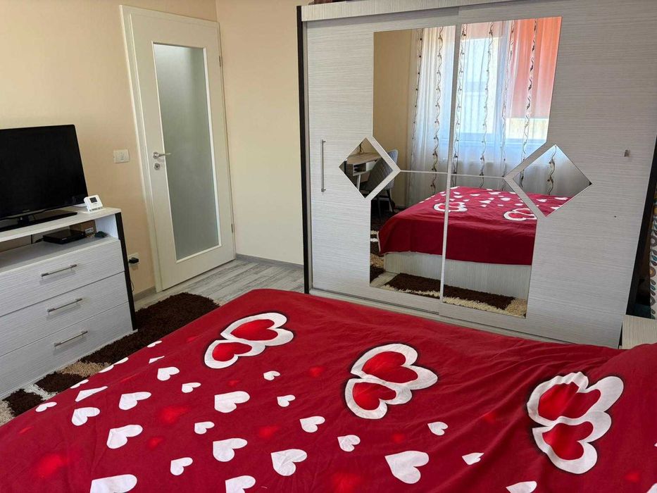 Proprietar vând apartament 3 camere mobilat în Giroc