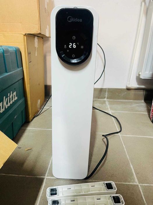 Calorifer pe ulei Midea NY2311-24UR cu 11 elementi, ecran tactil LED