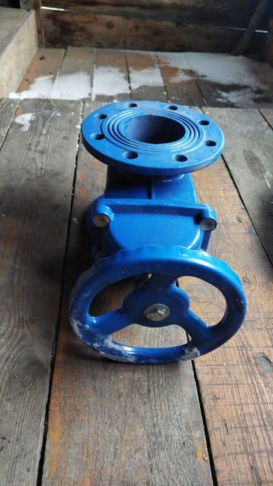 Задвижка чугунная