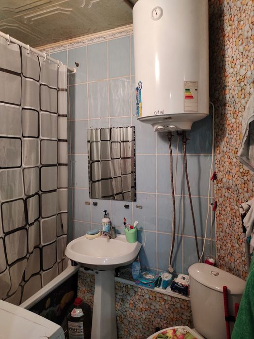 Продам квартиру .