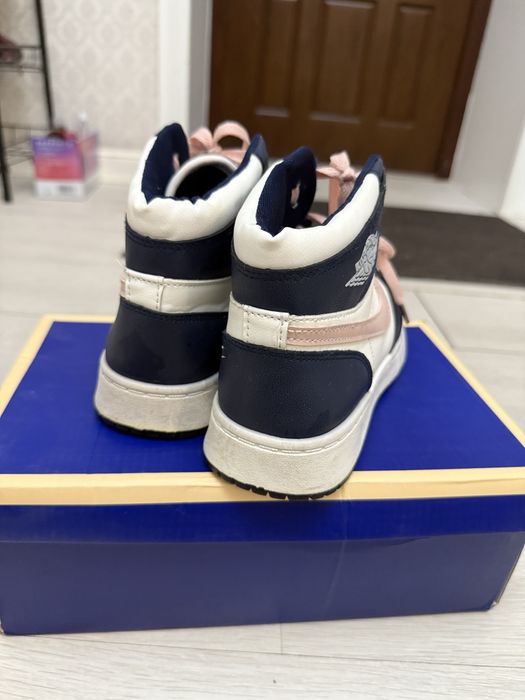 Jordan 1 Mid, 38 размер