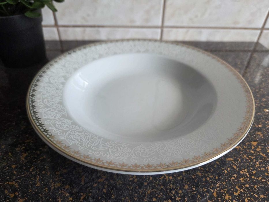 Vesela ceramica alba 33 piese, nou, nefolosit