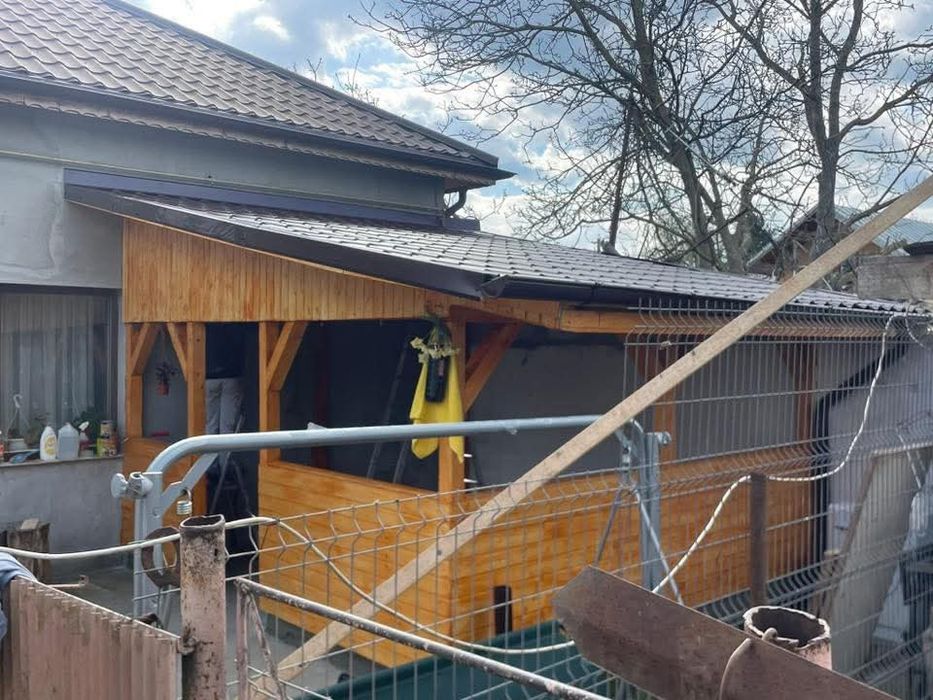 Executăm Acoperisuri dulgherie hidroizolatii și reparatii de urgenta