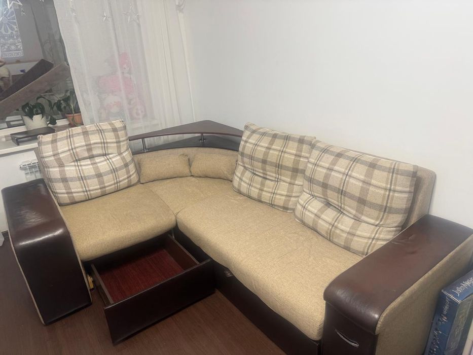 Диван угловой 2.6 м.×1.9м.