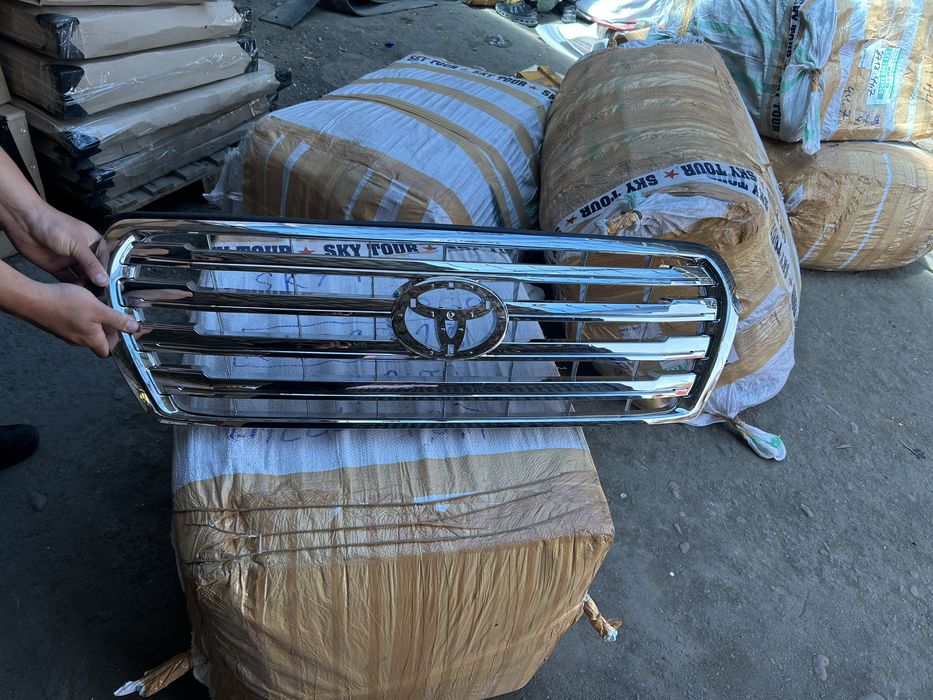 Land cruiser 200 решетка новый