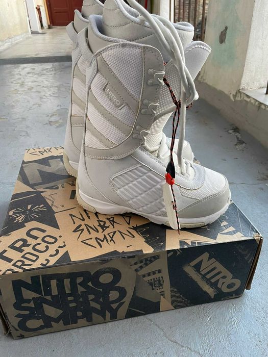 Boots Snowboard Nitro, marime 37