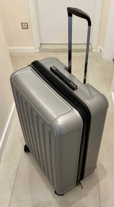 Куфар за багаж. Голям