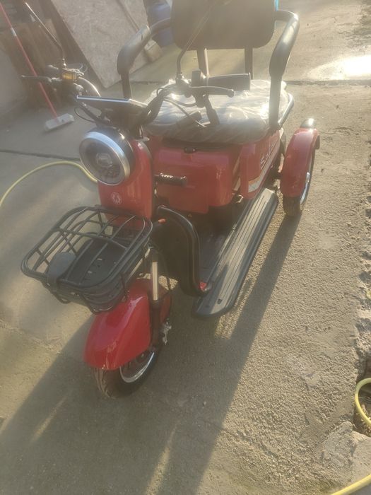 Triciclu electric Safari  acumulator 1000V ,in garantie