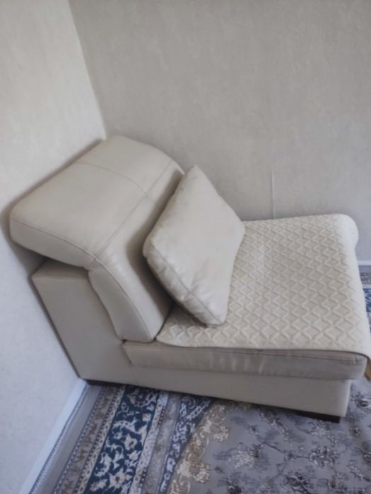 Продается диванПродается диван (200*100) и кресло (100*80)