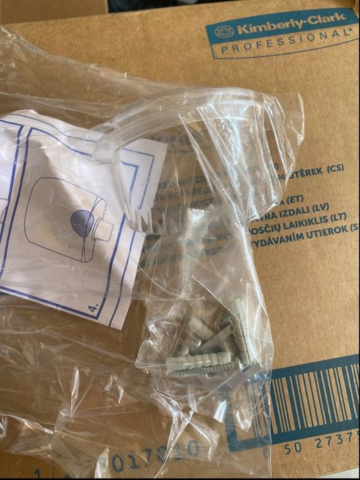 Диспенсър за кърпи за ръце!