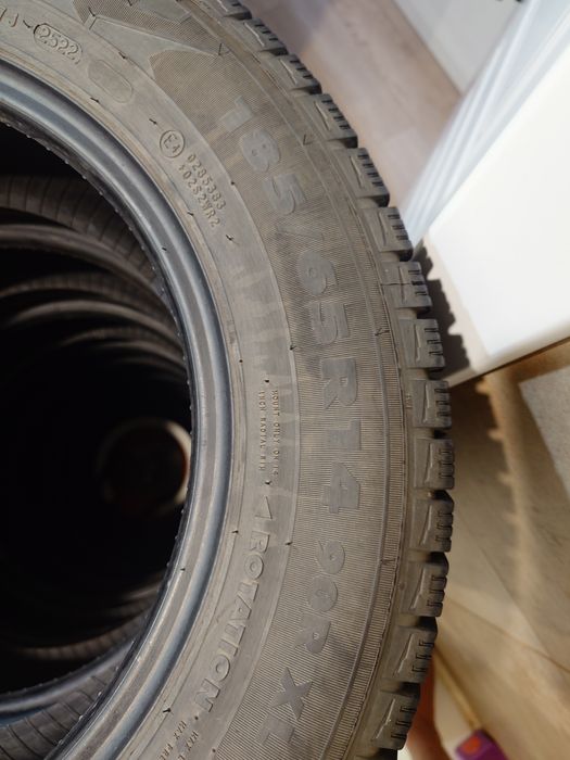 Nokian 185/65/14 зимний