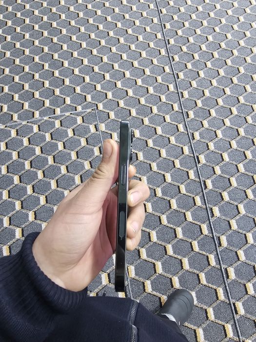 IPhone 13 pro holati zor