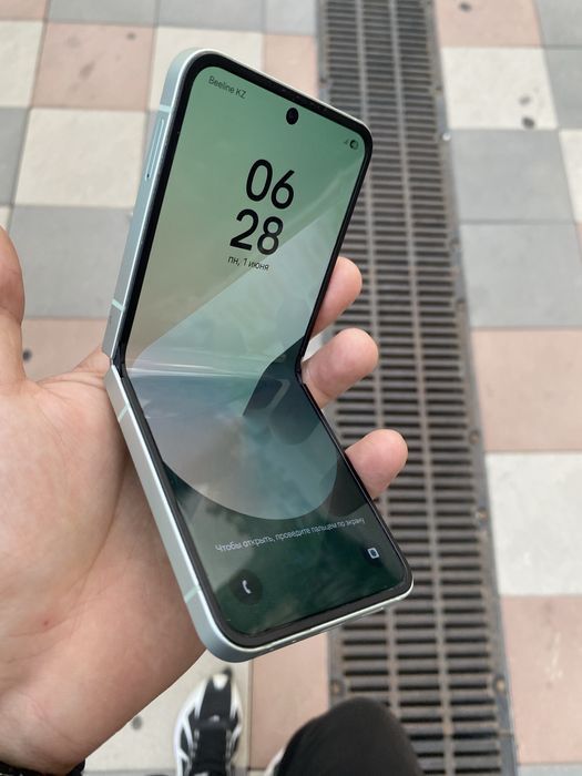 Срочная продажа z flip 6 256гб