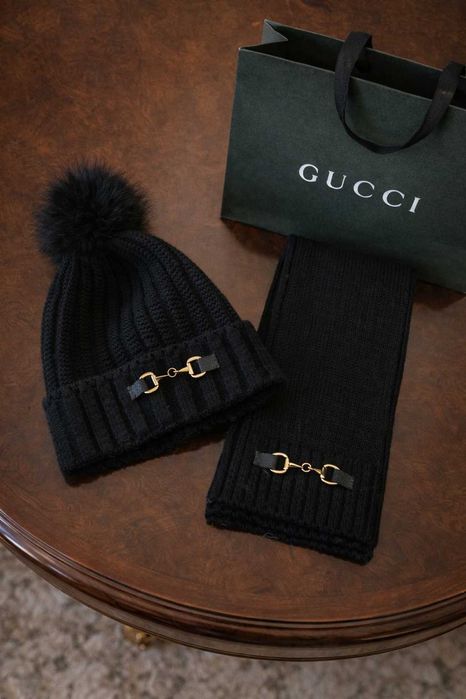 сет комплект плетени шал и шапка гучи в черен цвят gucci с чантичка