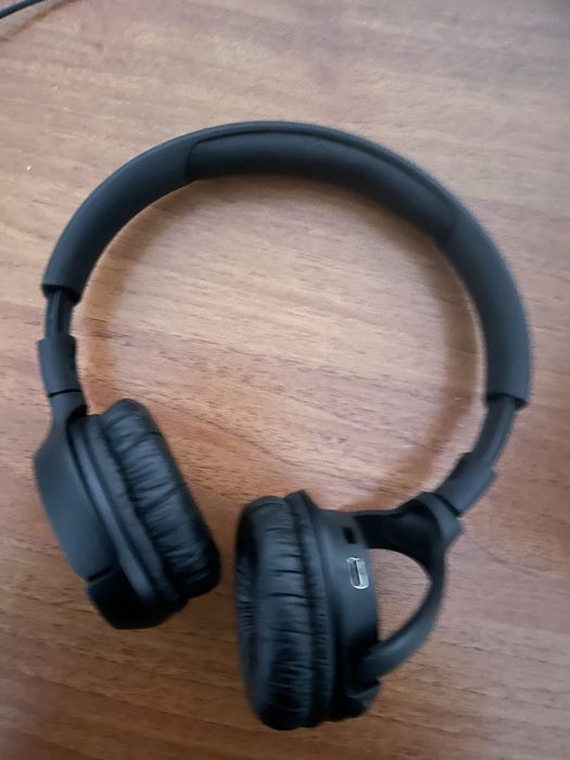 Продается наушник