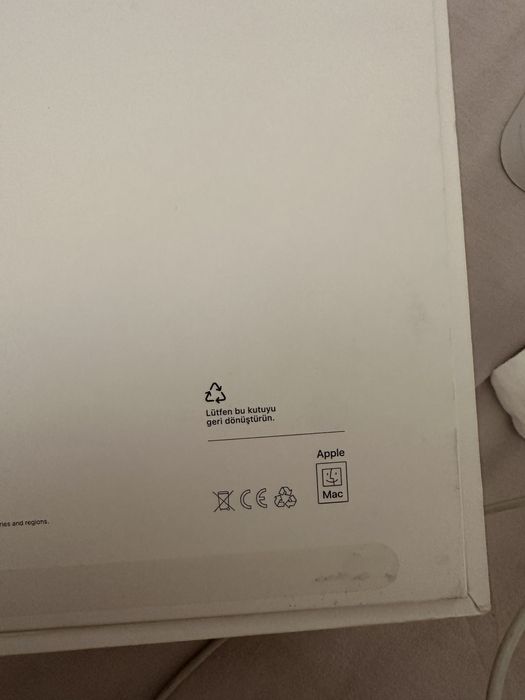 Продам новый макбук М4(256гб)