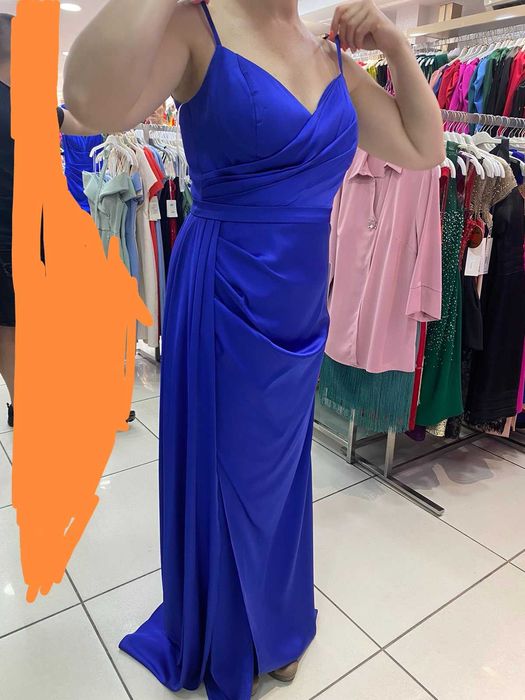 Продавам официална рокля